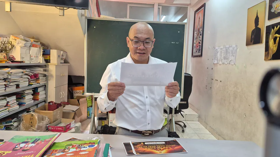Học sinh tập trung học bài